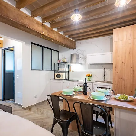 Guesthost - Bixio 29 4 And 6