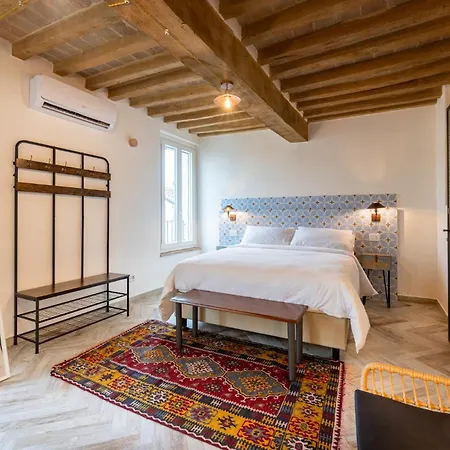 Guesthost - Bixio 29 4 And 6 Appartement Parme