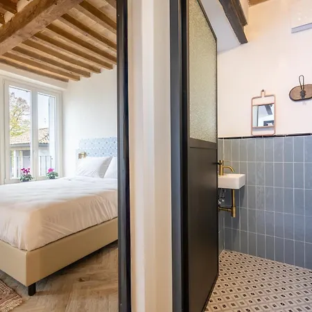 Guesthost - Bixio 29 4 And 6 * Parme