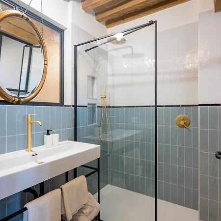 Guesthost - Bixio 29 4 And 6 Apartment