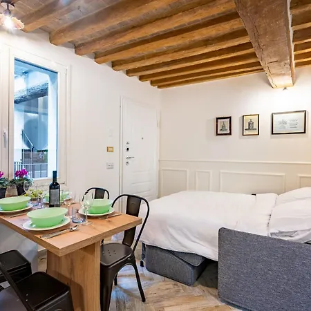 Guesthost - Bixio 29 4 And 6 * Parma