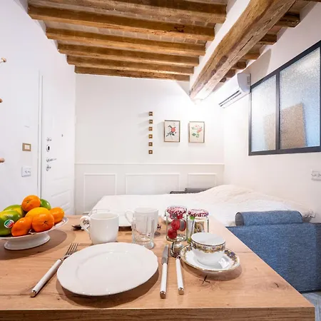 Guesthost - Bixio 29 4 And 6 *