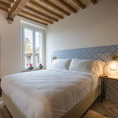 Guesthost - Bixio 29 4 And 6 *