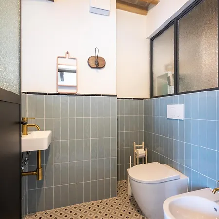 Guesthost - Bixio 29 4 And 6 * Parma