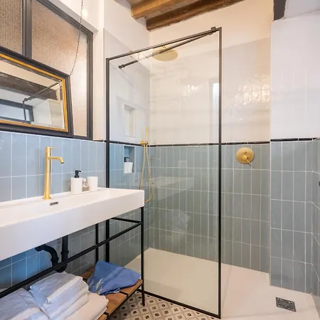 Guesthost - Bixio 29 4 And 6 Apartment Parma